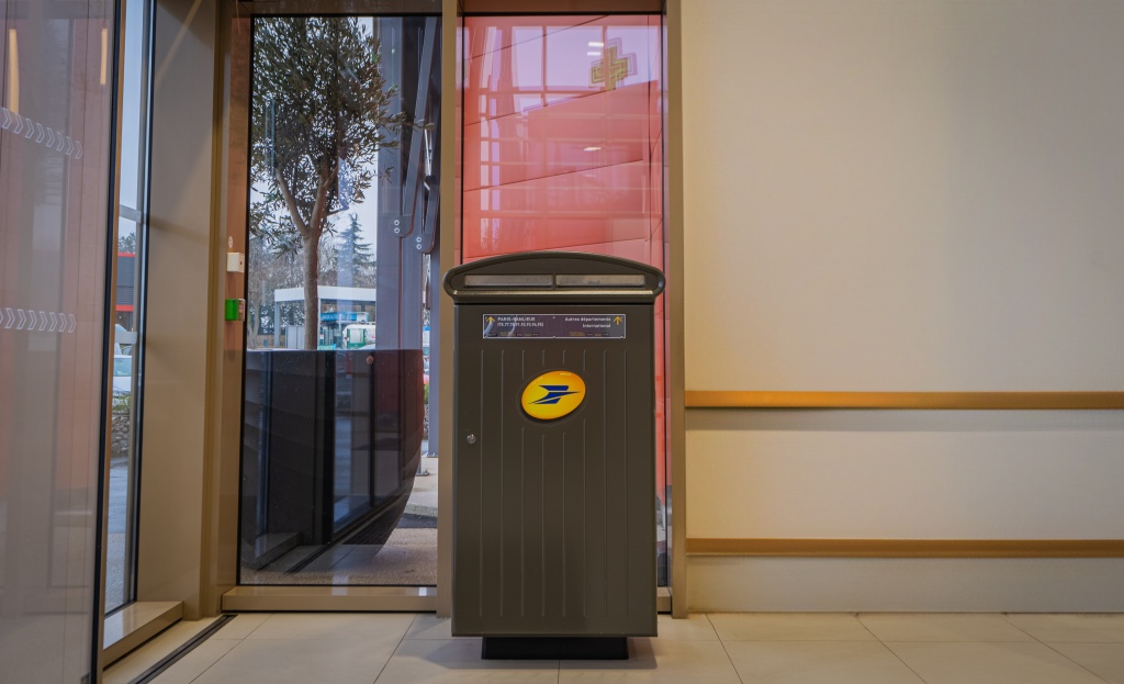 Bo&icirc;te aux lettre Jaune LA POSTE